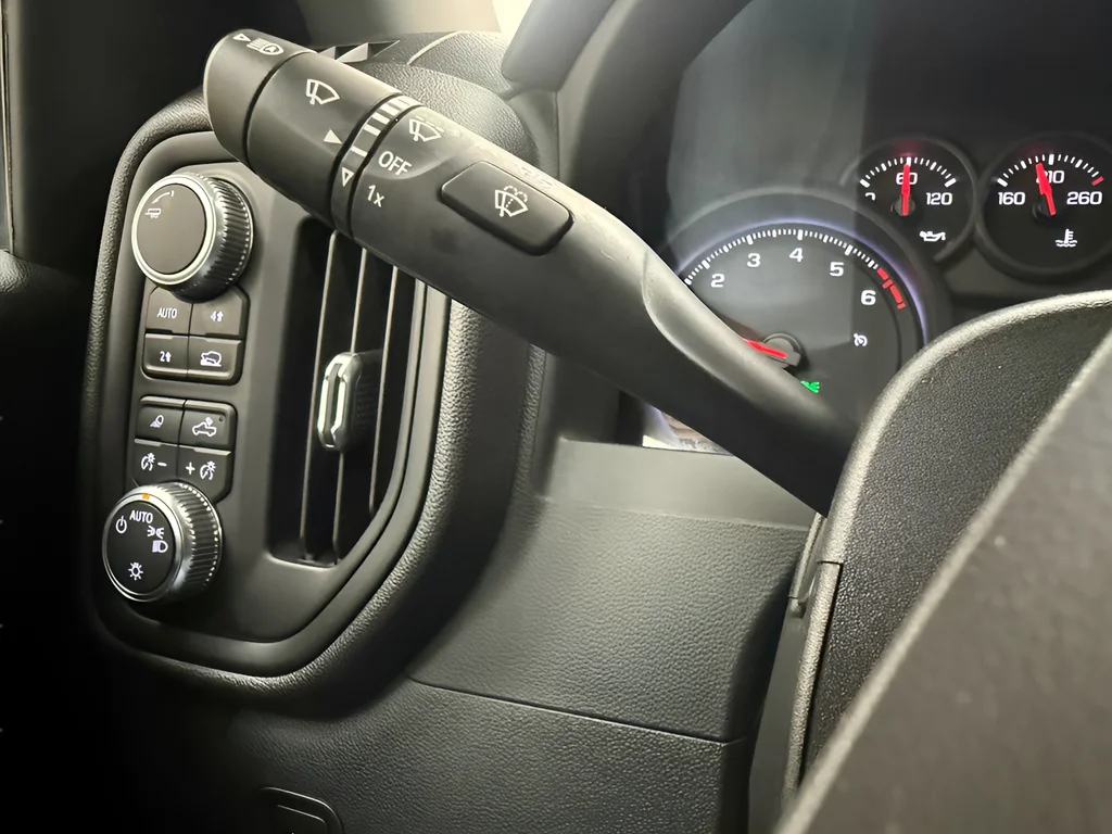 Used 2022 White GMC Pro image 12