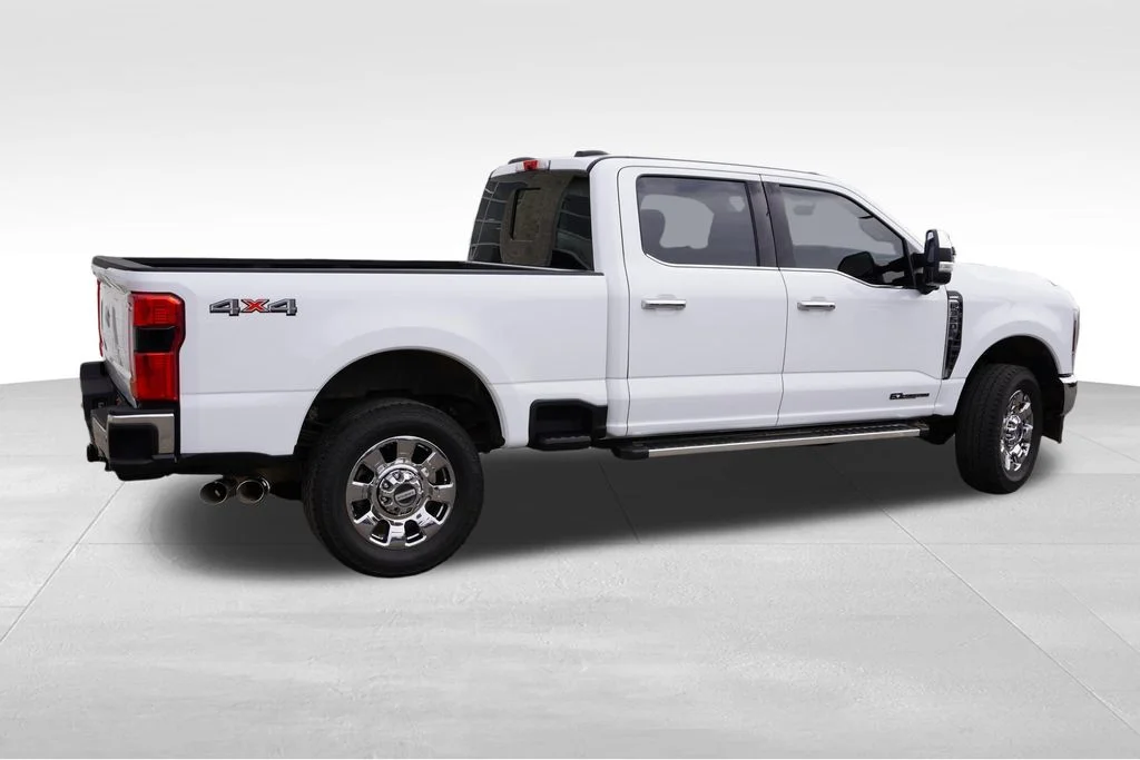 Used 2026 Oxford White Ford Lariat image 4