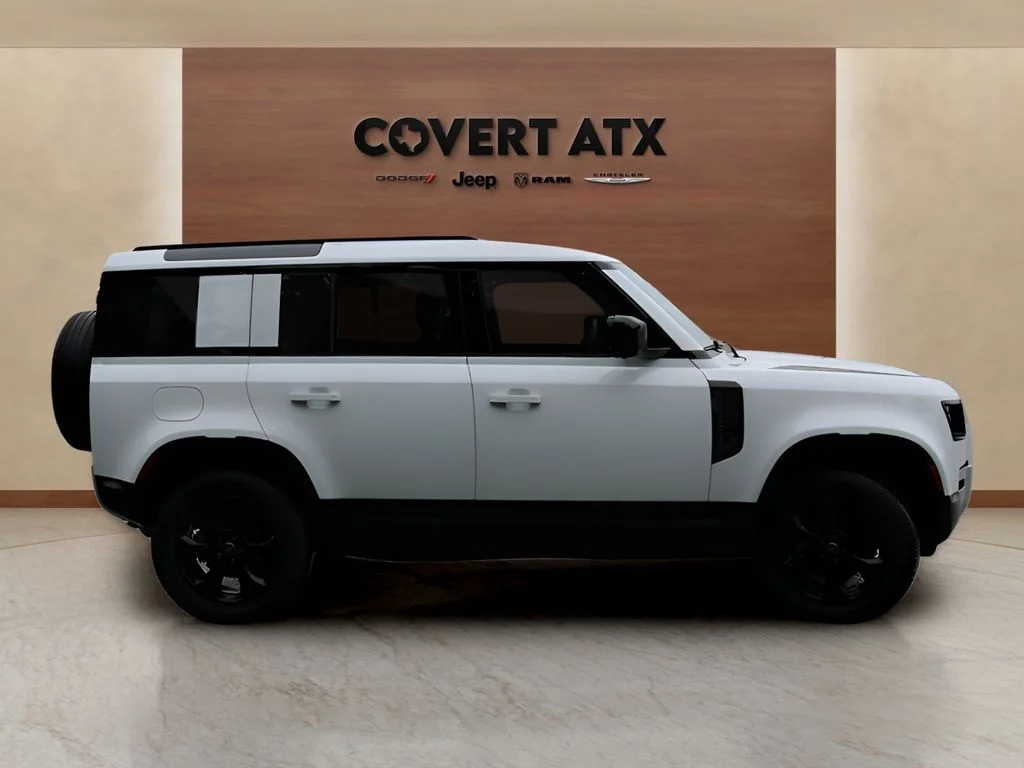 Used 2025 White Land Rover S image 6