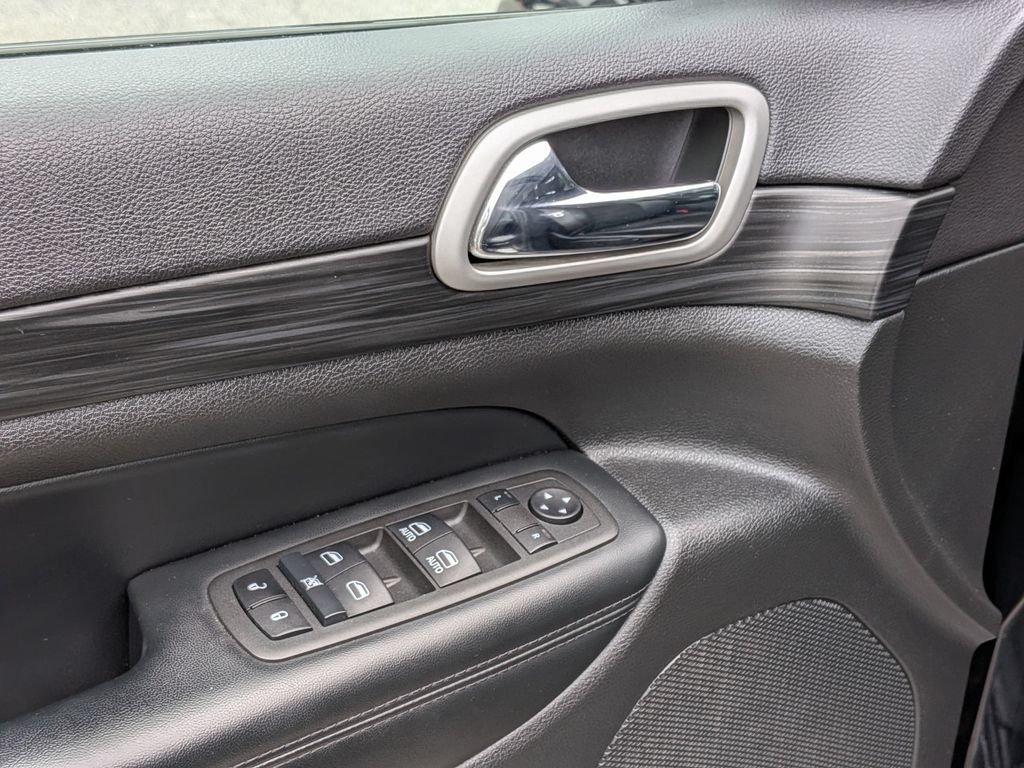 Used 2022 Black Jeep Laredo X image 12