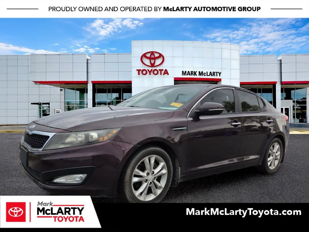 Used 2012 Red Kia EX image 1