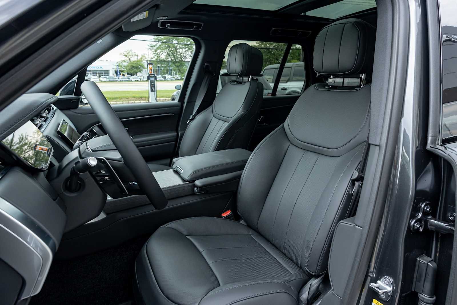 New 2026 Carpathian Grey Land Rover SE image 30