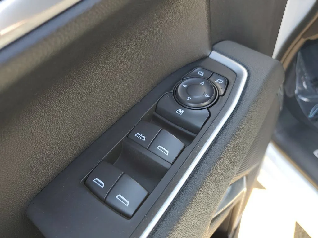 Used 2026 Summit White Chevrolet LT image 21