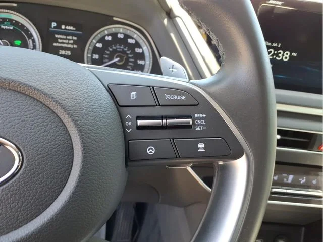 Used 2023 Black Hyundai SEL image 19