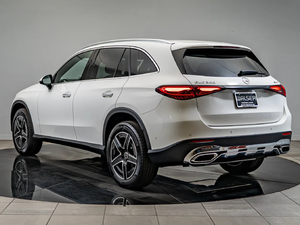New 2026 Polar White Mercedes-Benz GLC 300 image 7