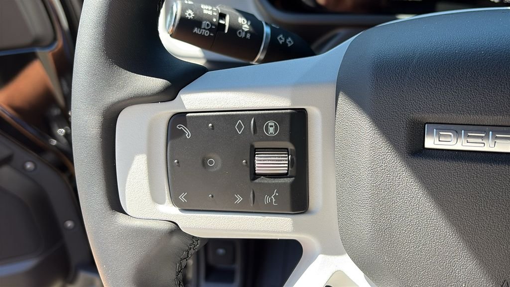 2026 Land Rover Defender X-Dynamic SE - Photo 15