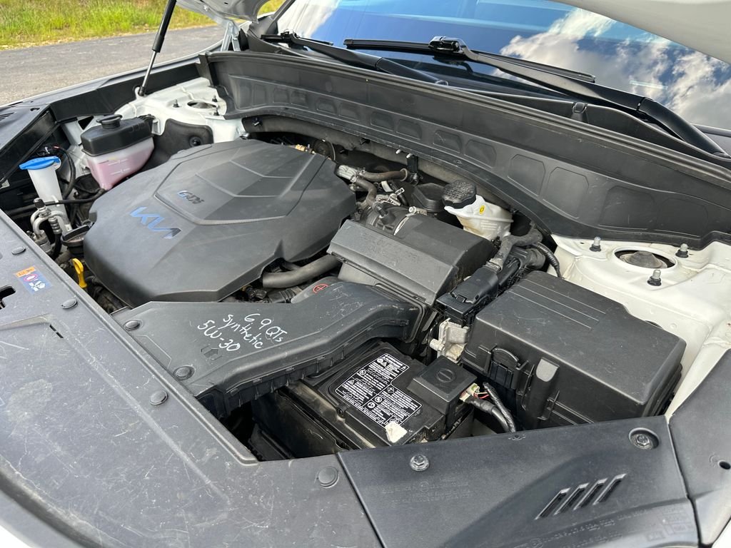 Used 2022 White Kia SX image 32