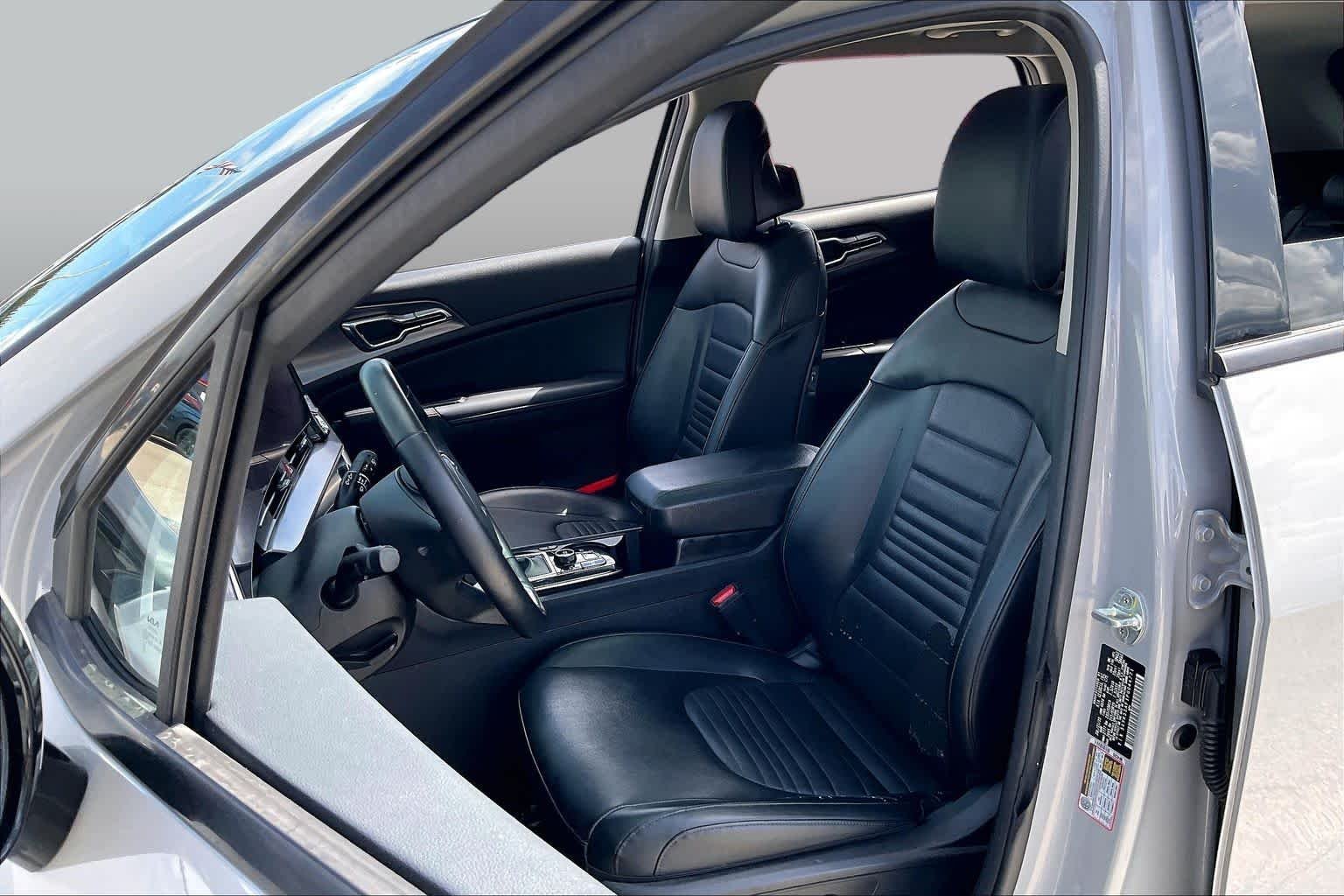 Used 2023 Wolf Gray Kia SX-Prestige image 8