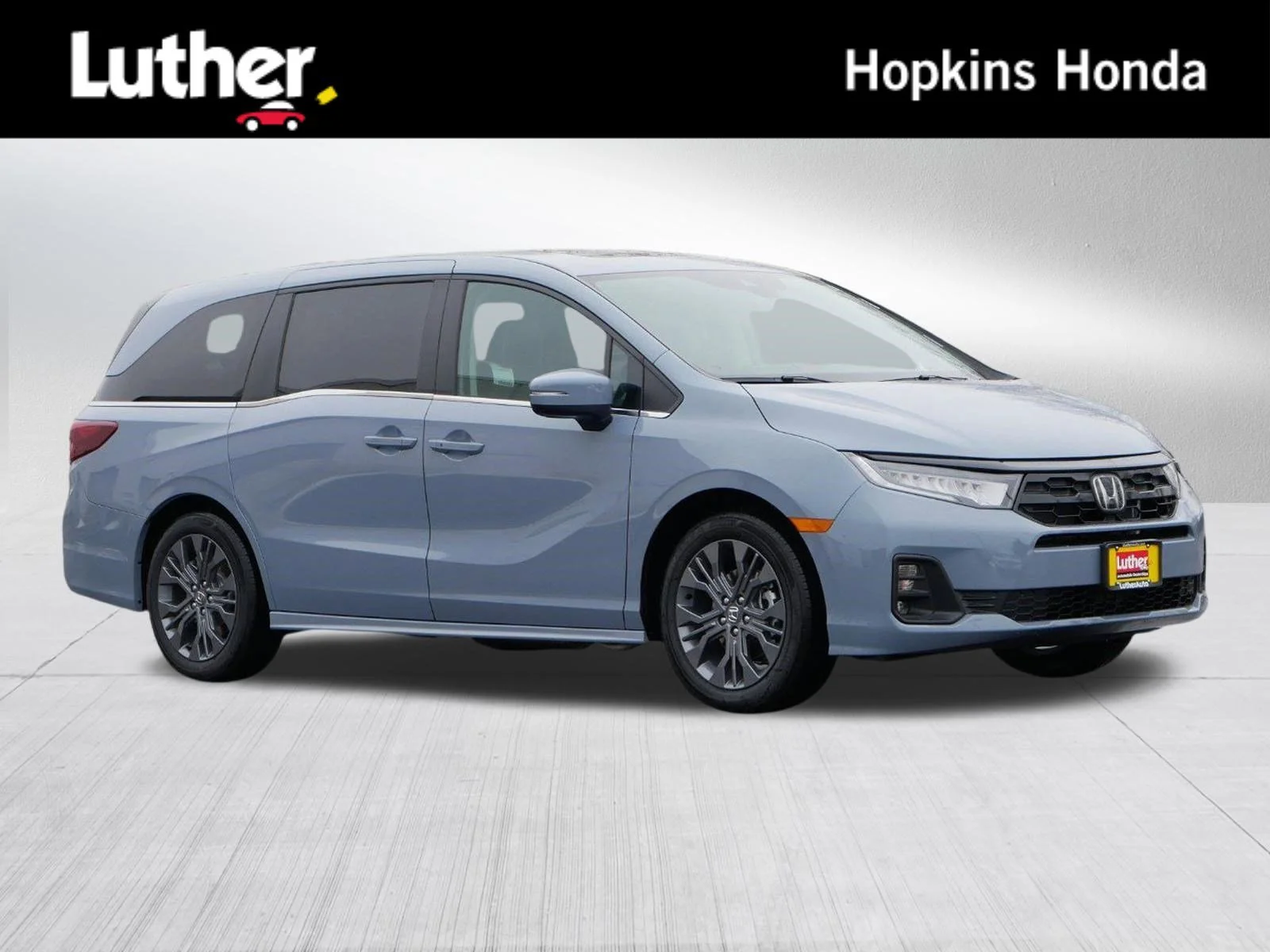 2026 Honda Odyssey Touring's photo