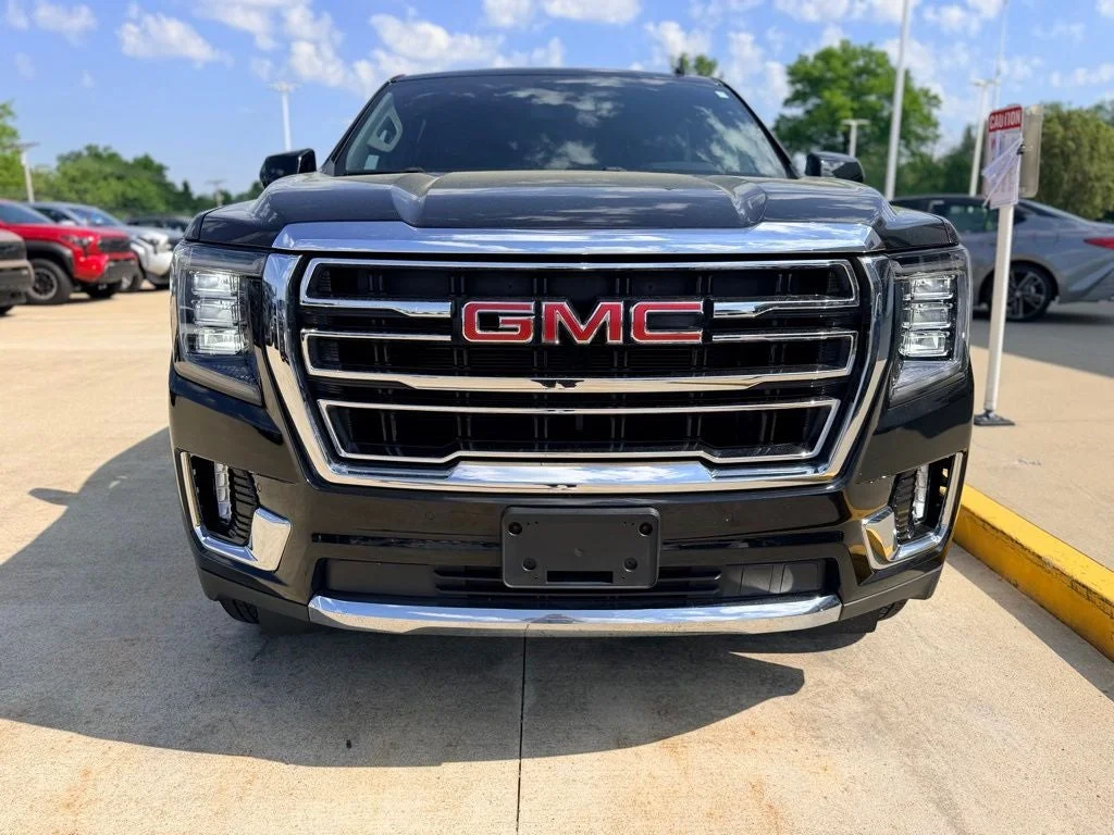 Used 2023 Onyx Black GMC SLT image 2