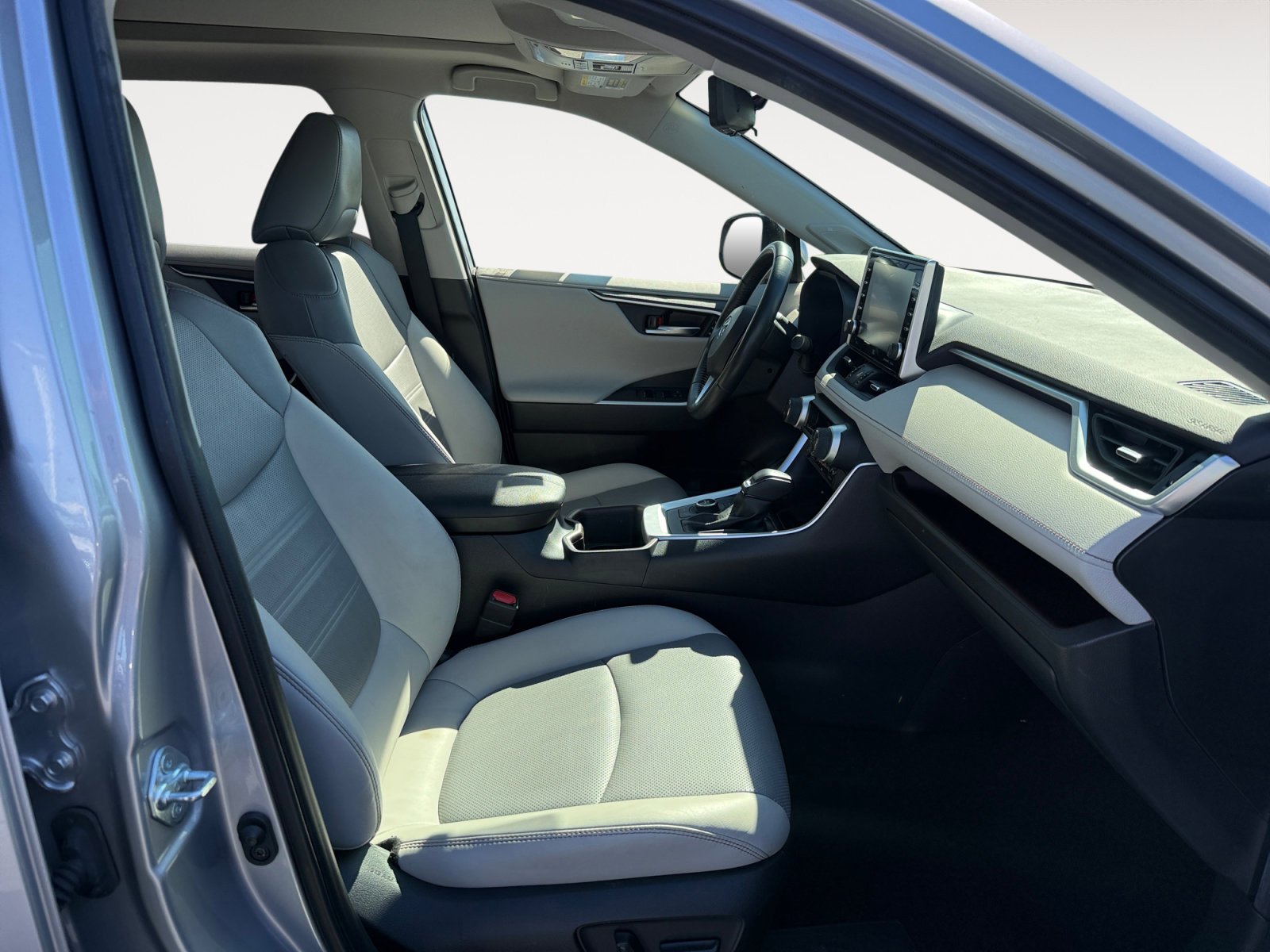 Used 2022 Silver Sky Metallic Toyota Limited image 19
