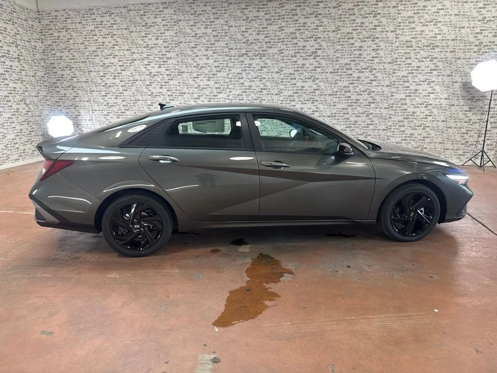 New 2026 Amazon Gray Hyundai SEL Sport image 8