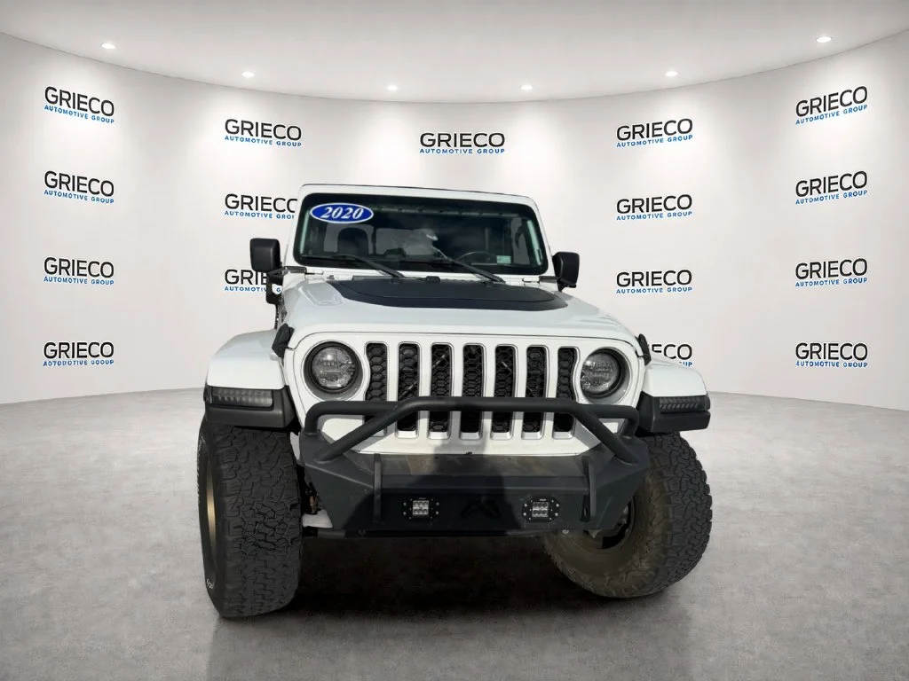 Used 2022 White Jeep Overland image 2