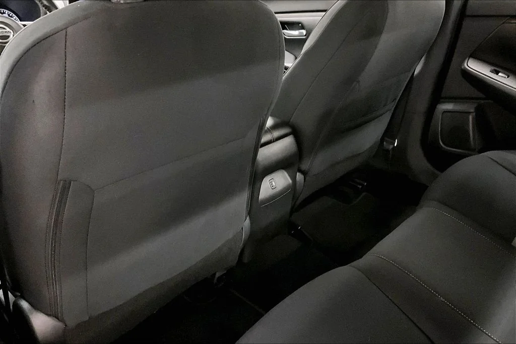 Used 2023 Red Nissan SR image 10