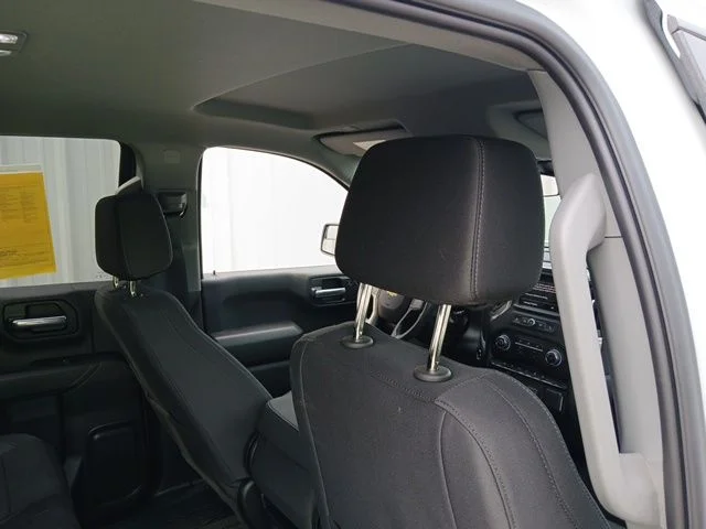 Used 2025 White Chevrolet Custom image 22