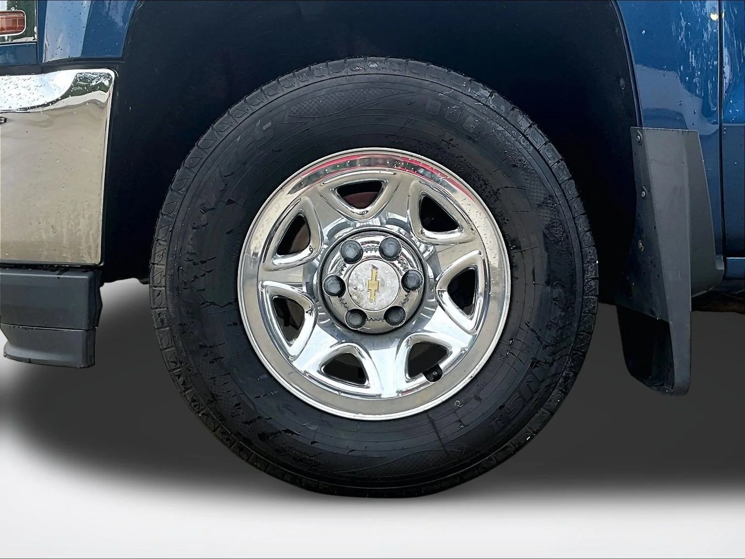Used 2017 Blue Chevrolet LS image 9