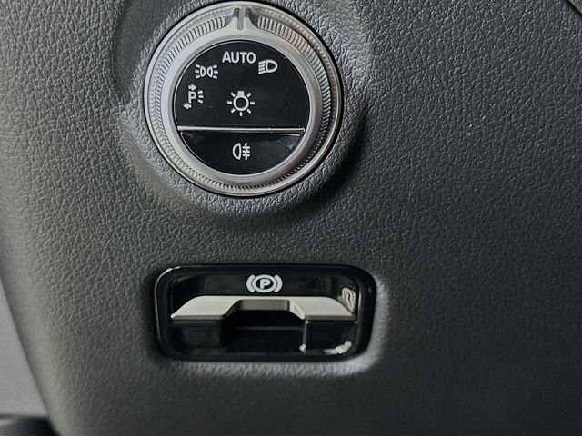 New 2026 Selenite Grey Metallic Mercedes-Benz C 300 image 10