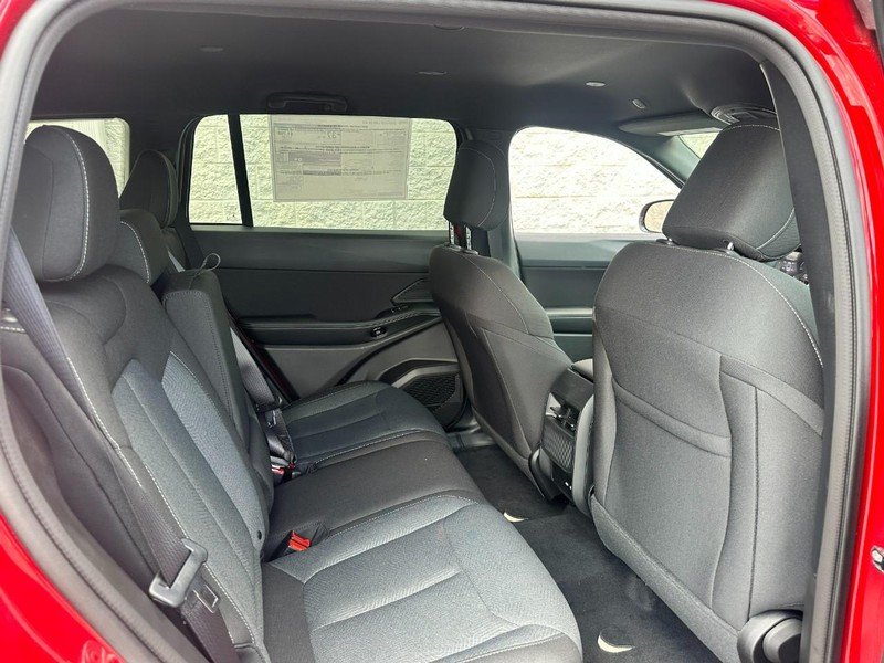 New 2026 Red Hot Pearl-Coat Exterior Paint Jeep Laredo 4x4 image 4