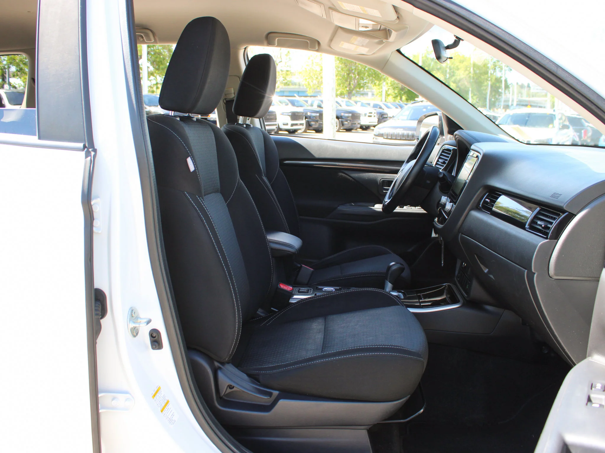 Used 2020  Mitsubishi ES * No Accidents | 7-Seater | Backup Camera | Heated Seats | AWD image 20