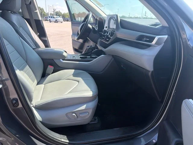 Used 2024 Gray Toyota XLE image 27