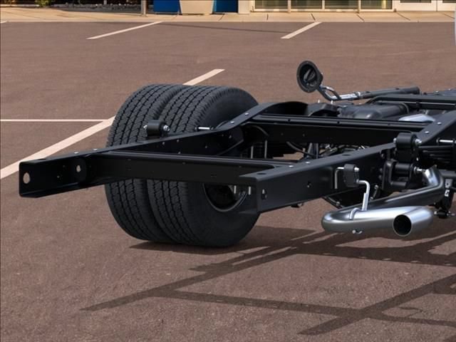 New 2026 Summit White Chevrolet 1WT image 14