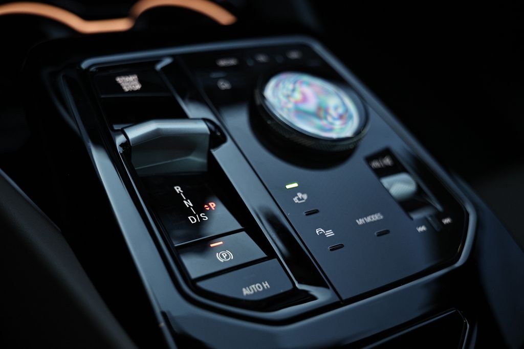 Used 2026 Dark Graphite Metallic BMW 530i image 40
