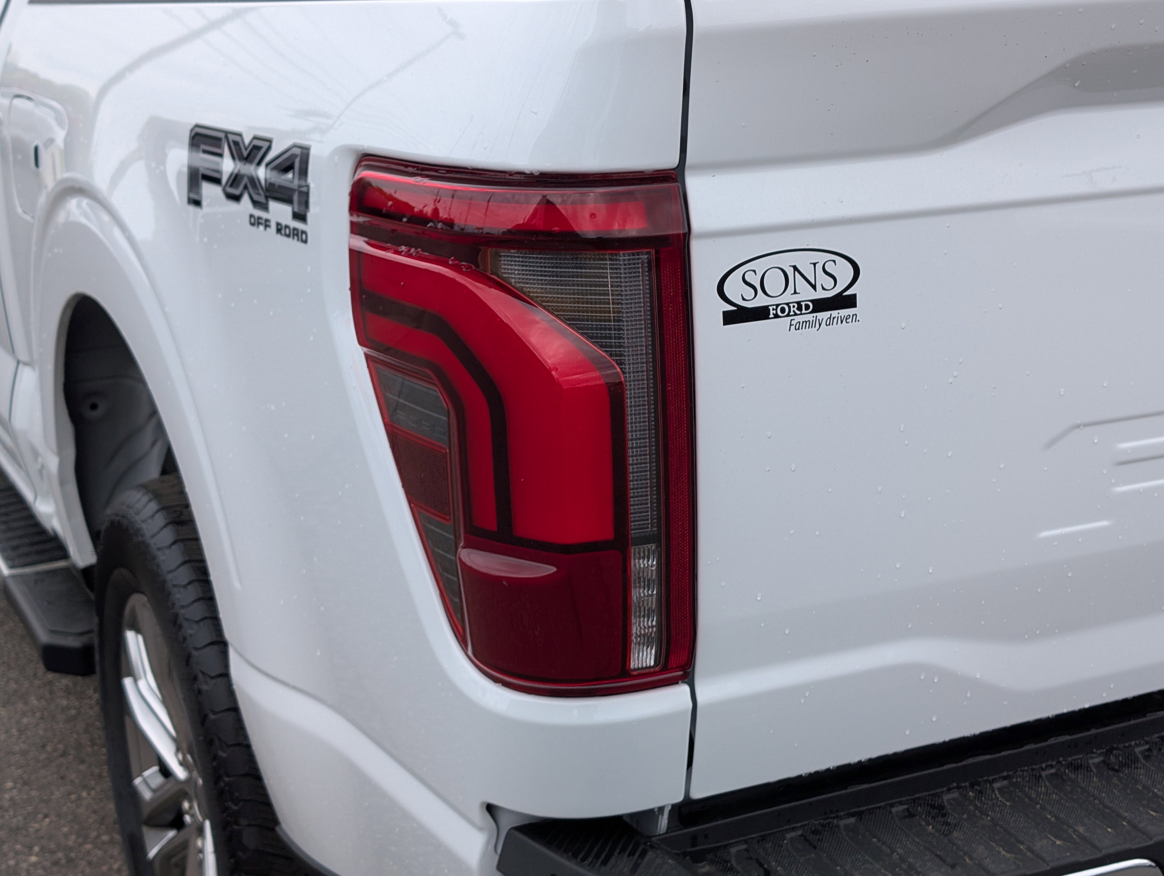 New 2026 Oxford White FORD Lariat® image 12