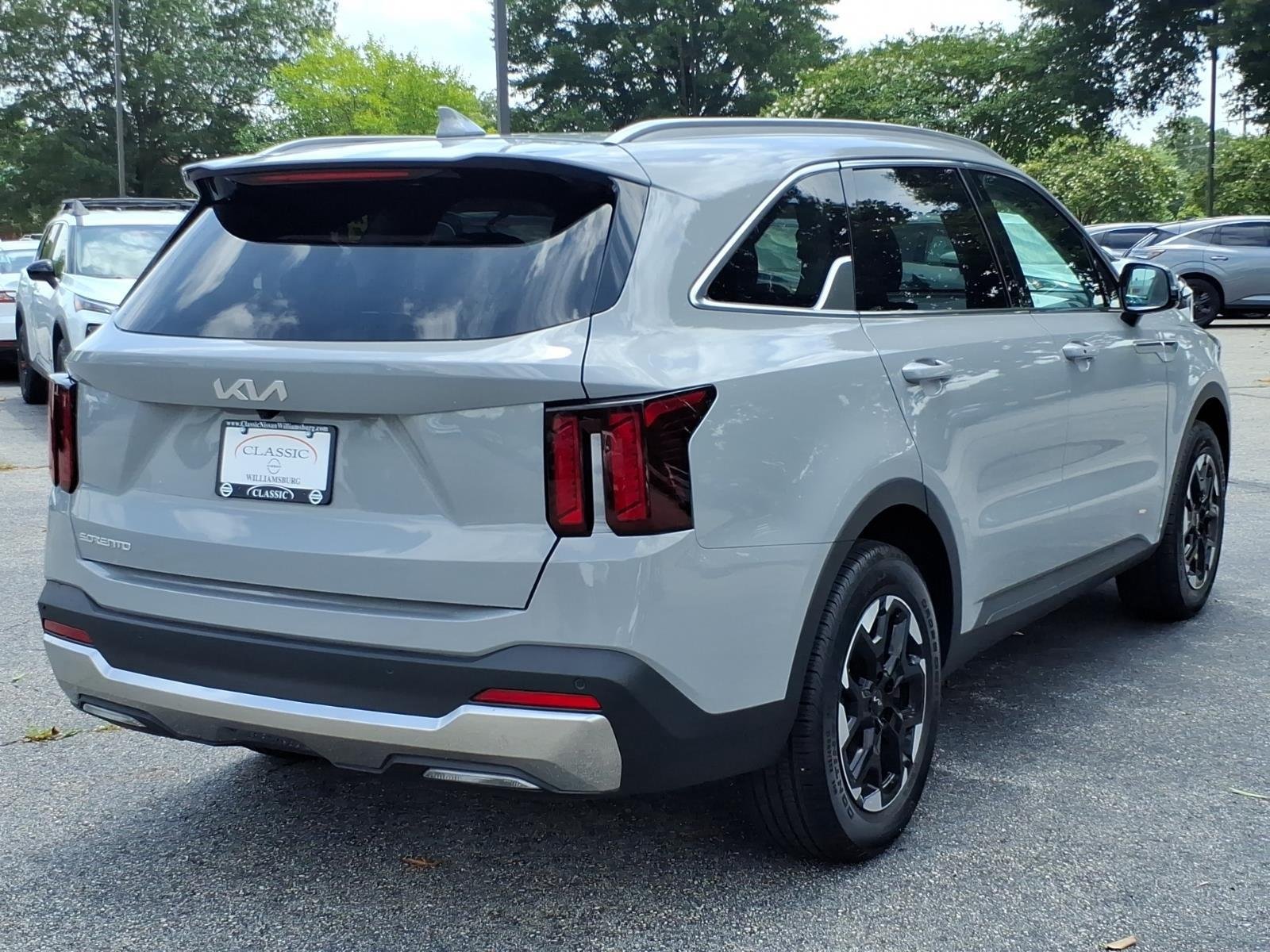 Used 2026 Wolf Gray Kia S image 7