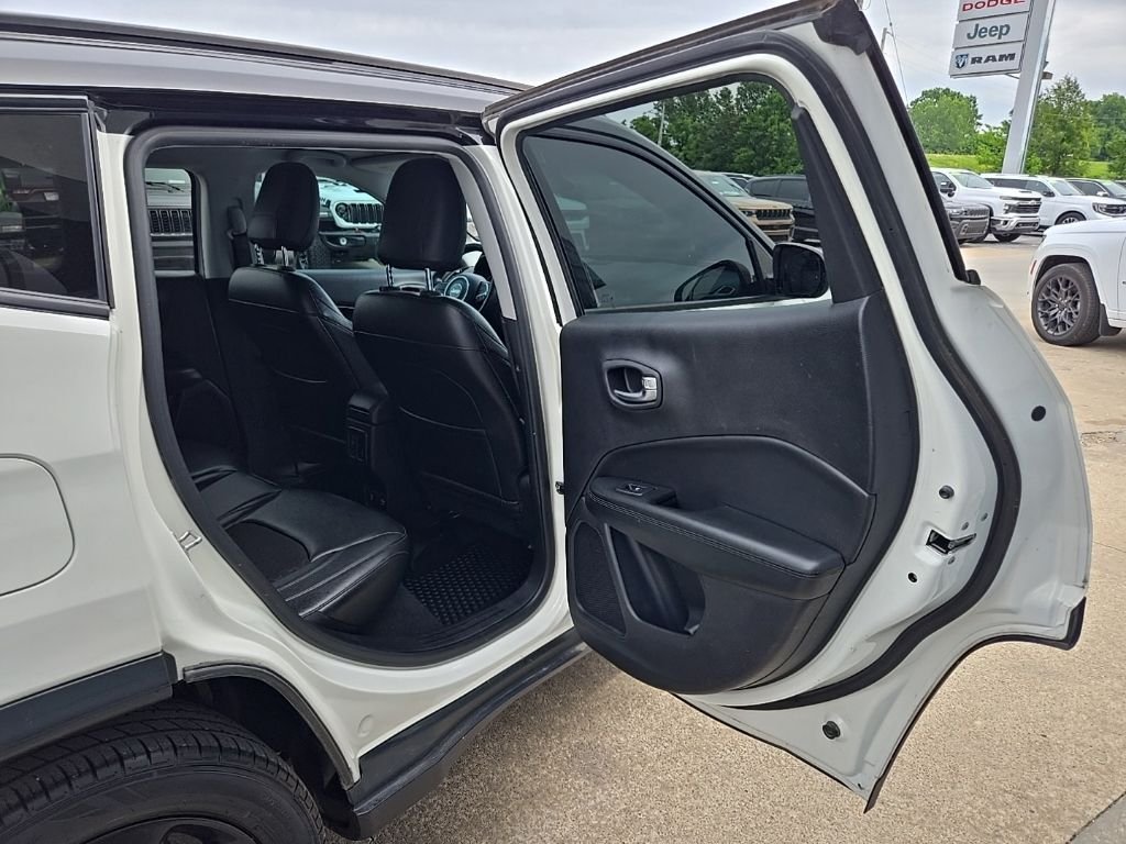 Used 2018 White Jeep Latitude image 70