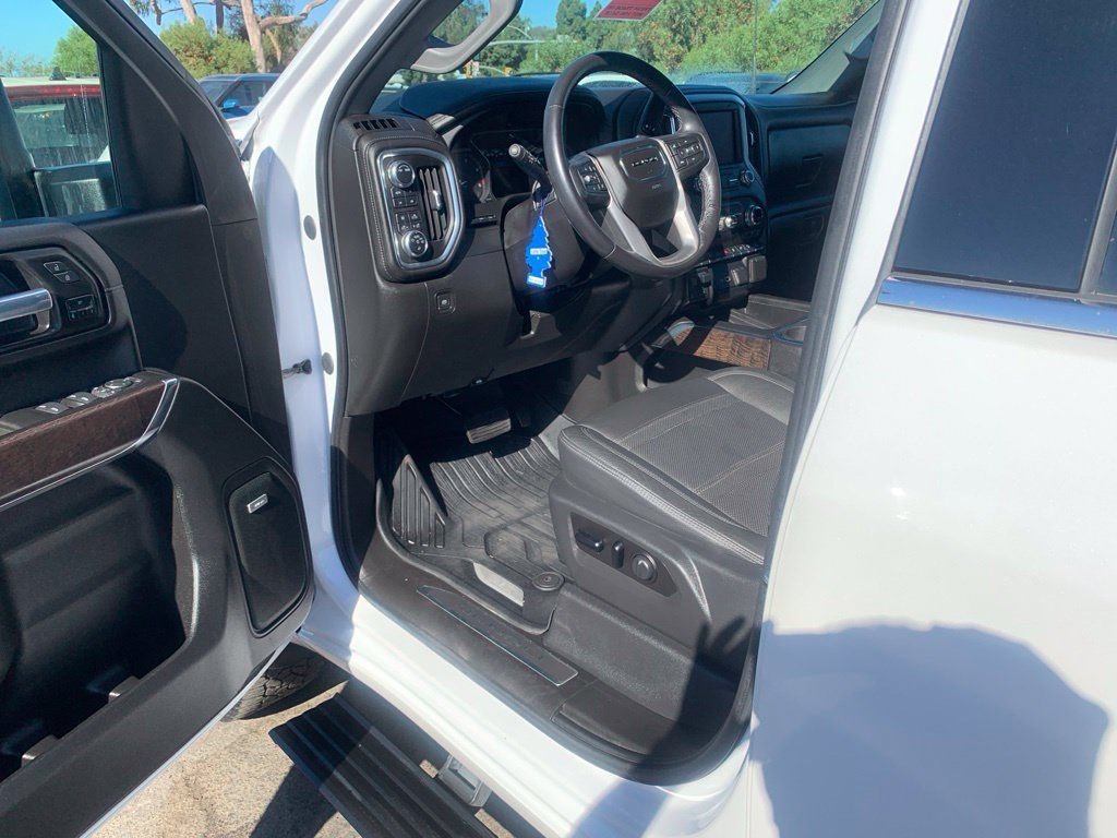 Used 2021 White GMC Denali image 12