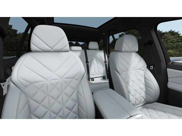 New 2026 Carbon Black Metallic BMW xDrive50e image 11