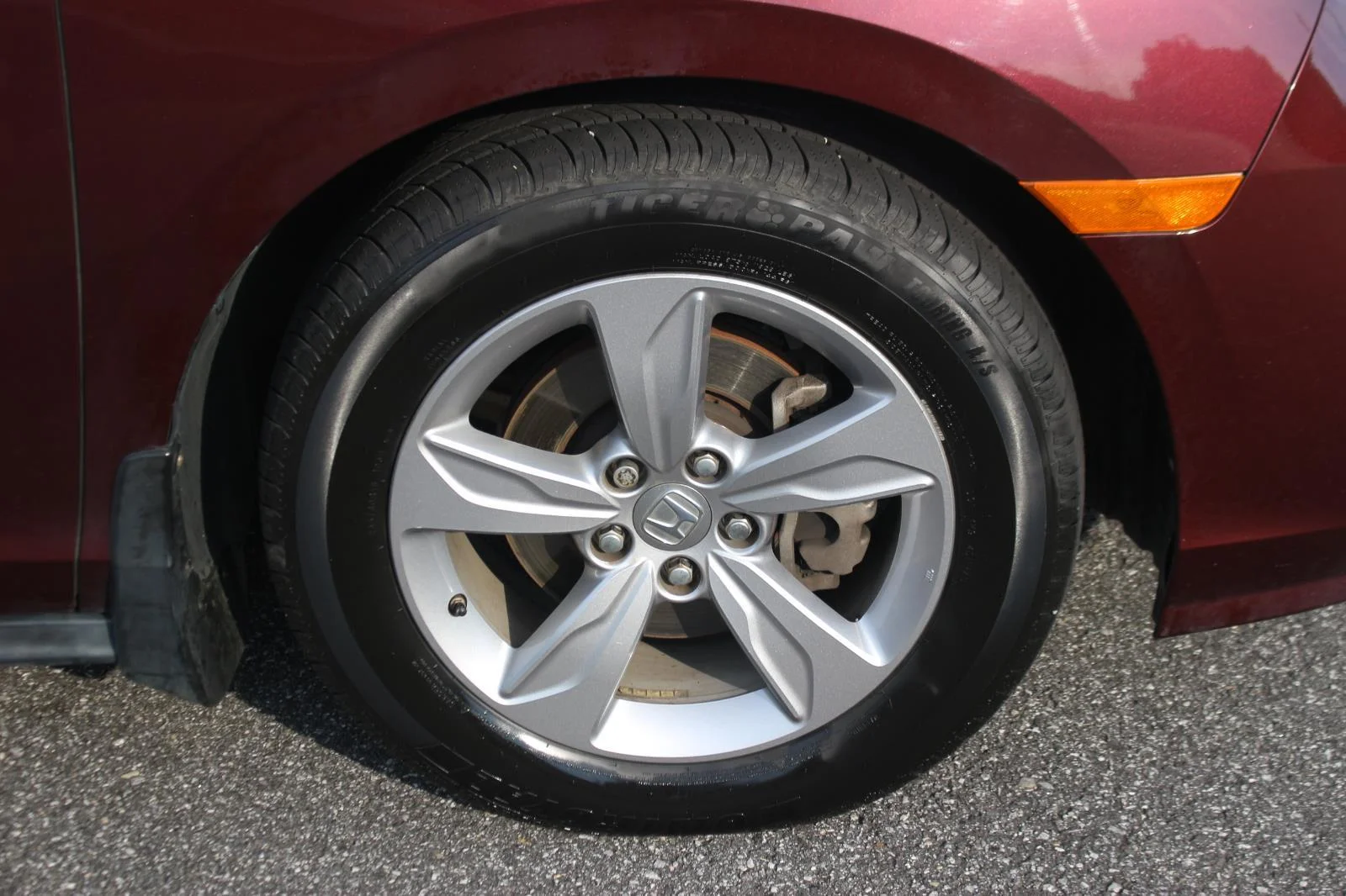 Used 2020 Burg Honda EX-L image 36