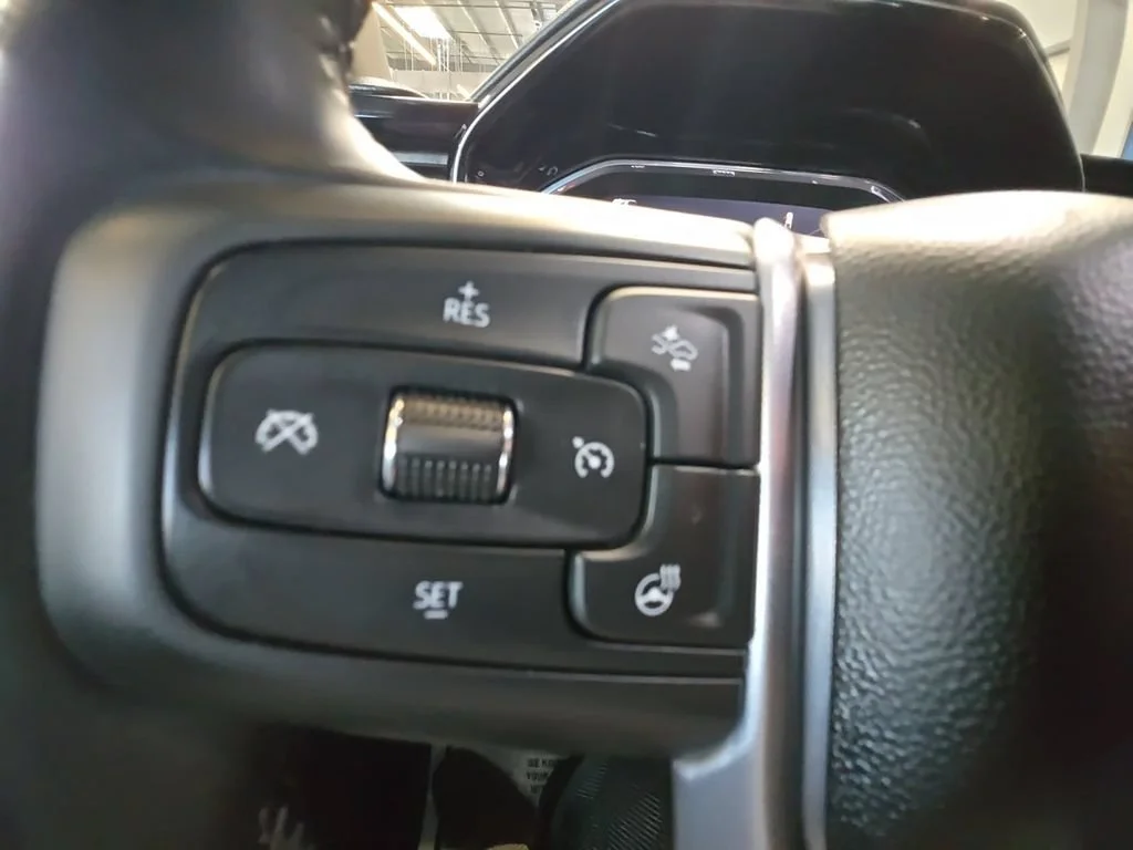 Certified Used 2025 Sterling Metallic GMC Elevation image 20
