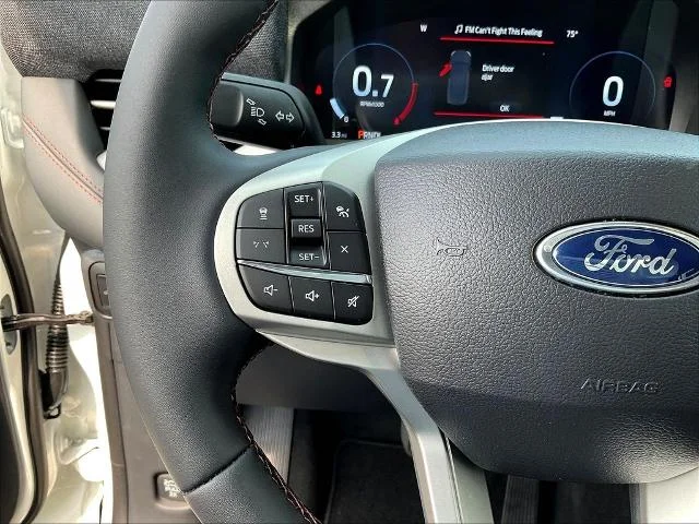 New 2026 Star White Metallic Tri-Coat Ford Active image 55
