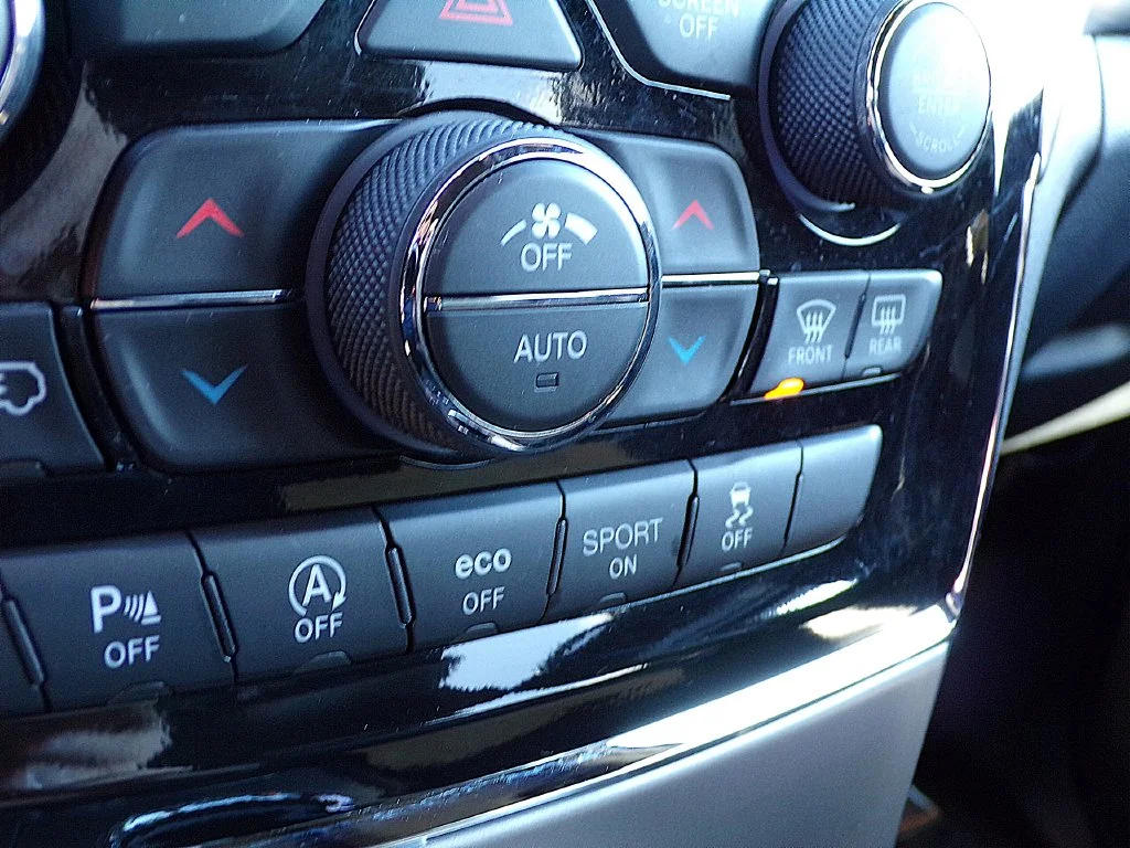 Used 2022 Gray Jeep Laredo X image 23