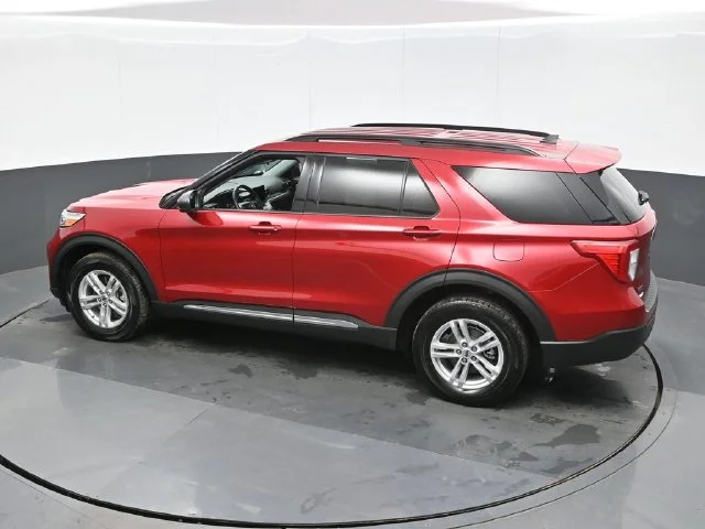 Used 2023 Red Ford XLT image 11