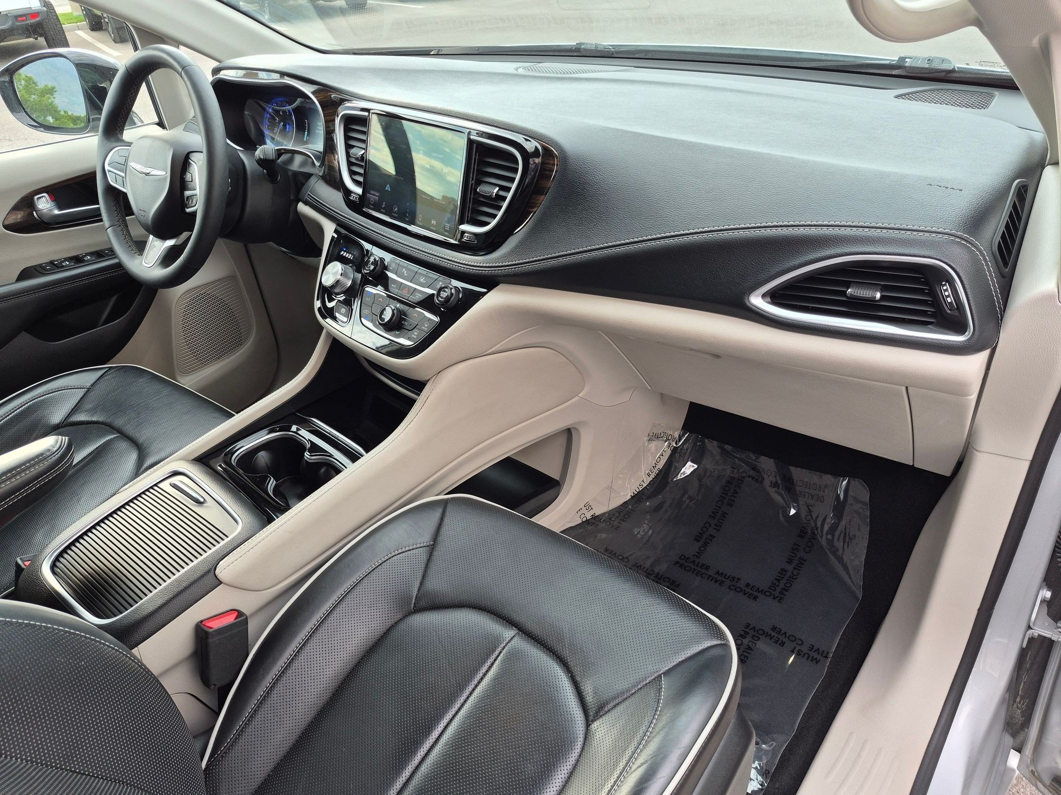2024 Chrysler Pacifica Limited - Photo 35