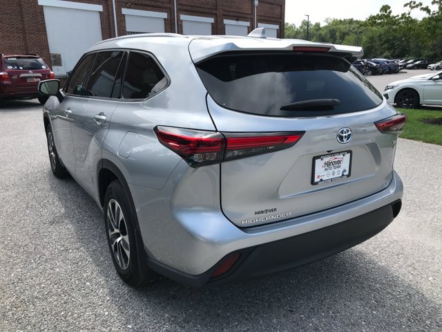 Used 2022 Celestial Silver Metallic Toyota Hybrid XLE image 6