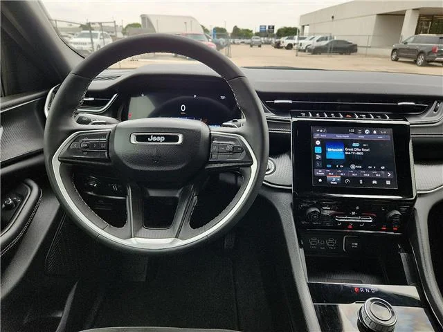 Used 2023 Red Jeep Altitude 4x4 image 10