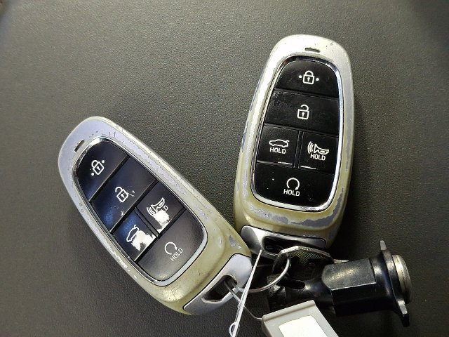 Certified Used 2021 Gray Hyundai SEL image 33