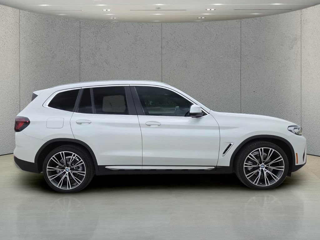 Used 2024 Mineral White Metallic BMW sDrive30i image 3