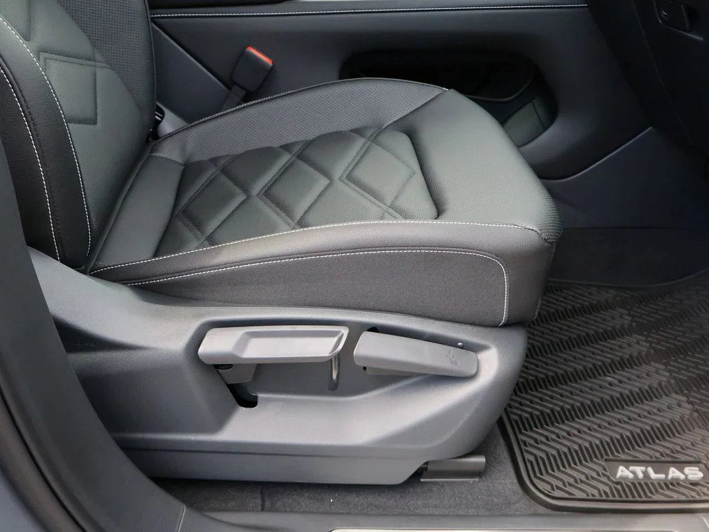 New 2026 Gray Volkswagen 2.0T SE w/Technology image 12
