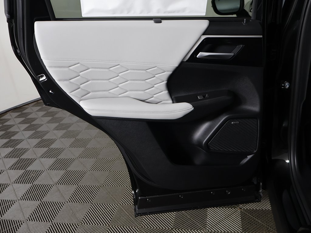 Used 2025 Black Mitsubishi SEL image 28