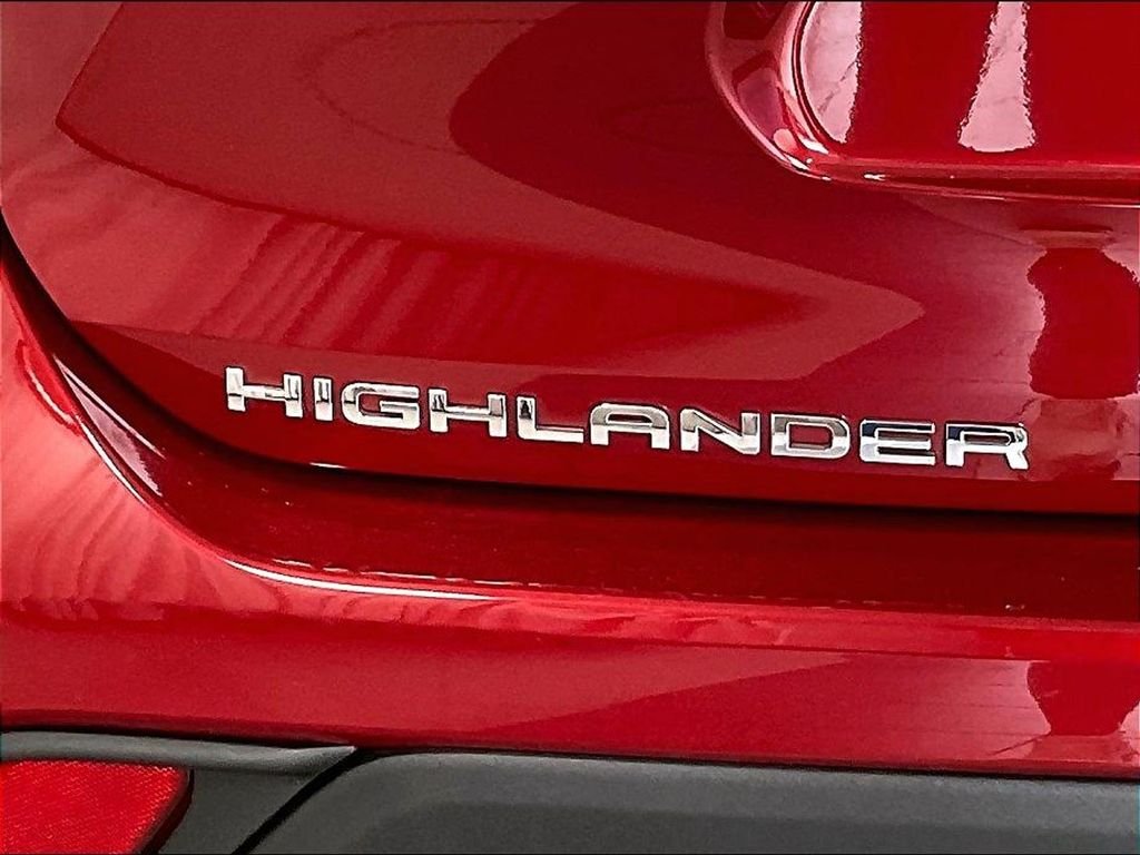 Used 2022 Red Toyota XLE image 29