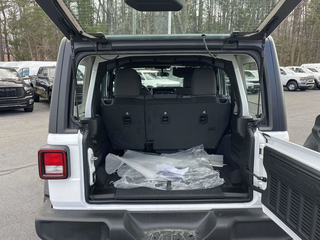 New 2026 Bright White Clear-Coat Exterior Paint Jeep Sport image 39