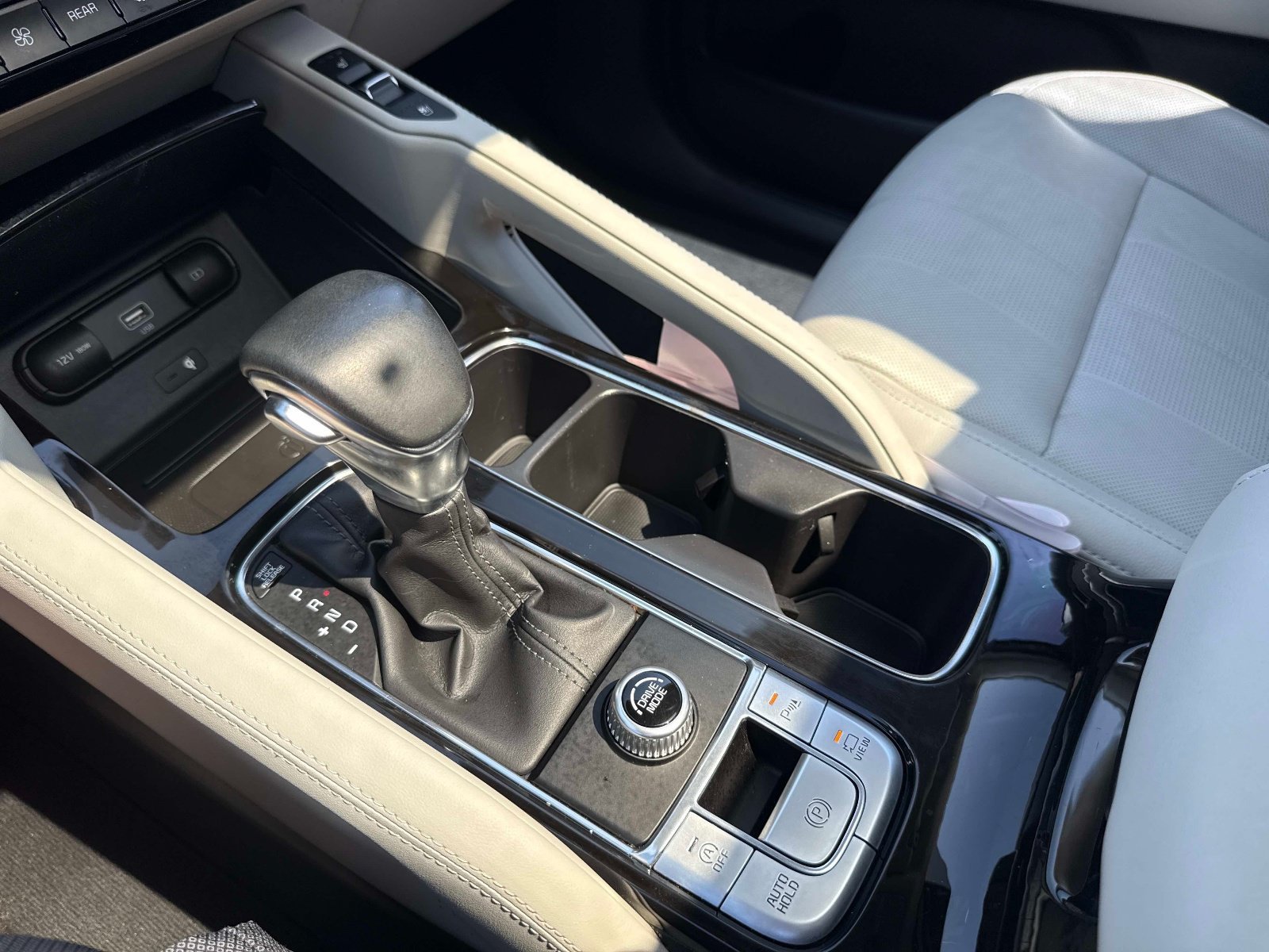 Used 2020 Dark Moss Kia SX image 27