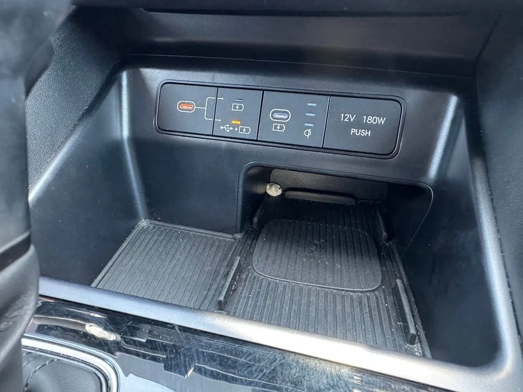 Used 2025 Green Hyundai SEL image 25