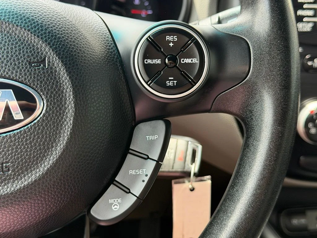 Used 2016 Silver Kia Base image 19