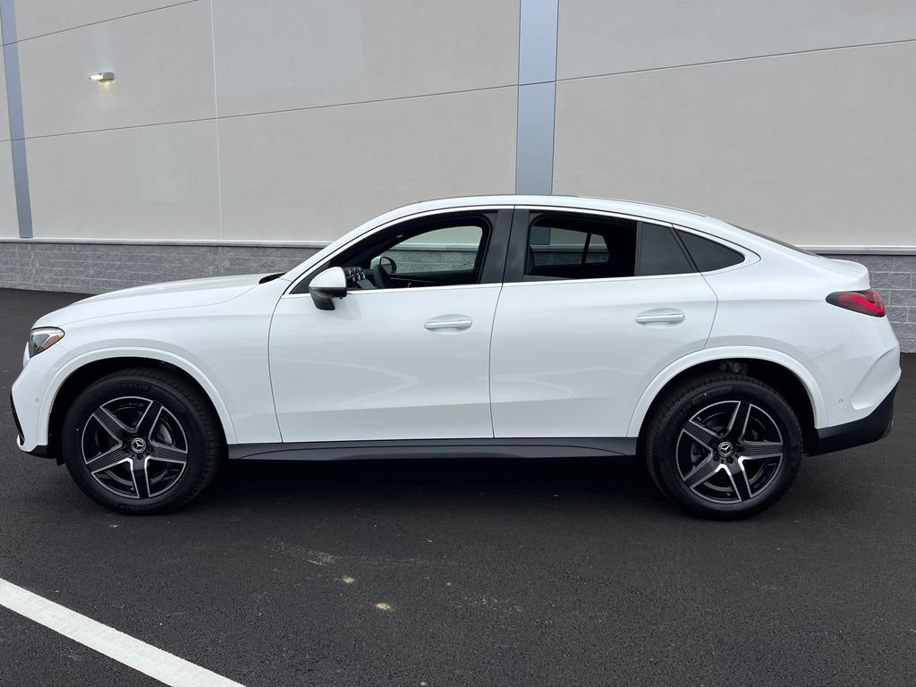 New 2026 Polar White Mercedes-Benz GLC300 image 4