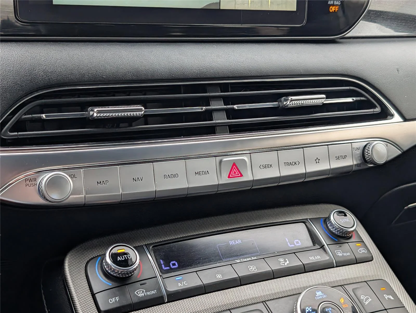 Used 2020 Lagoon Silver Hyundai Limited image 19
